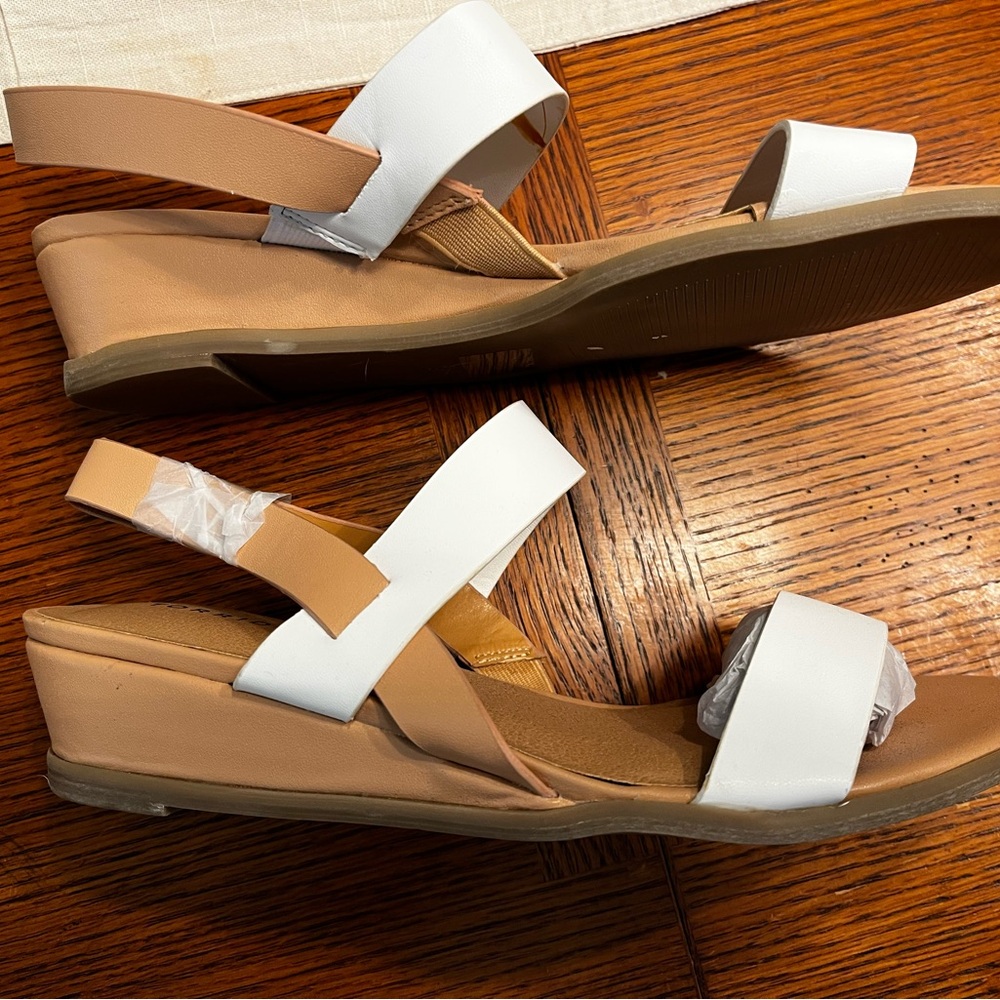 Torrid Women's White and Tan Sandals size 9 wide